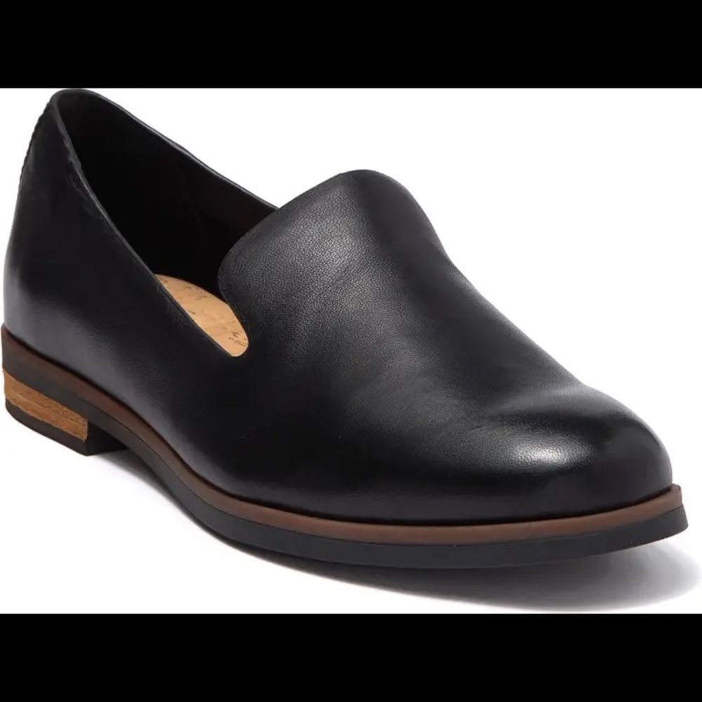Korks black loafer
